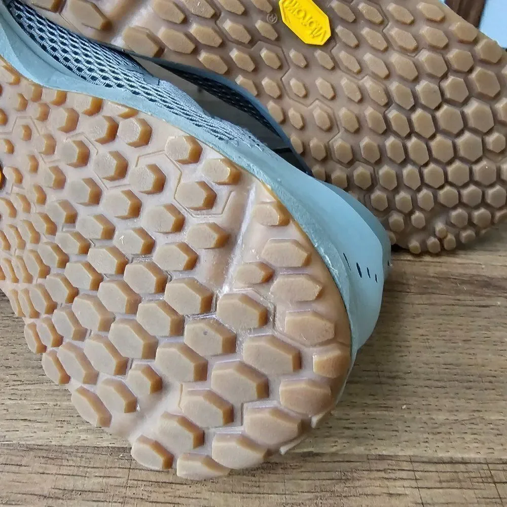 EUC THE NORTH FACE LITEWAVE FLOW SNEAKERS VIBRAM SOLES SIZE 9.5 WOMENS